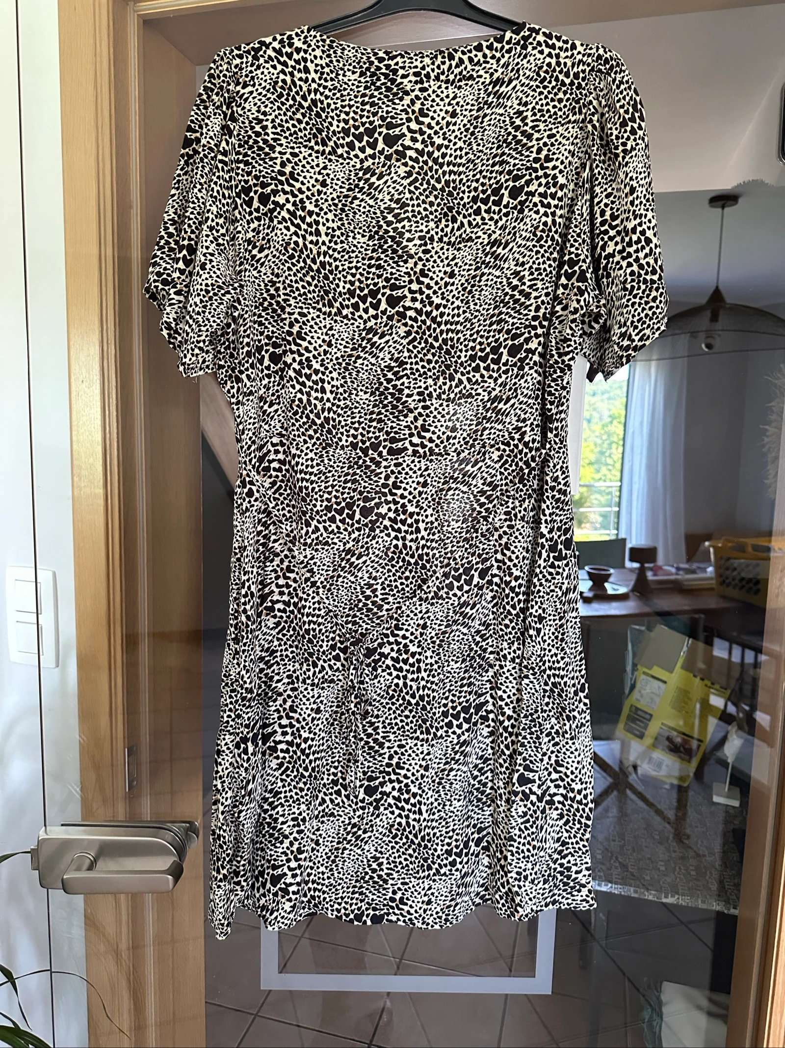 Vestido leve com estampa de leopardo – photo 6